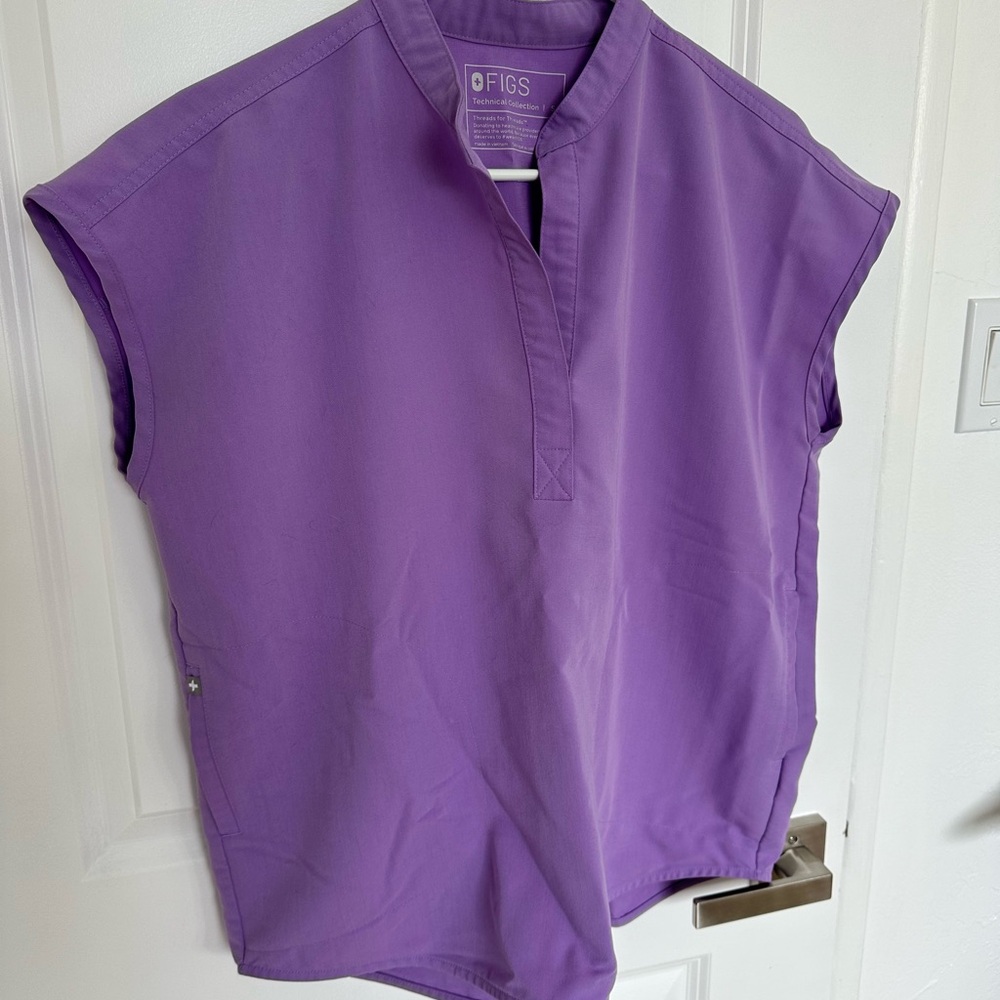 Figs Technical Collection Scrub Top